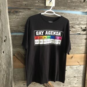 spencer's Gifts Size XL Black 'Gay Agenda' graphic t-shirt